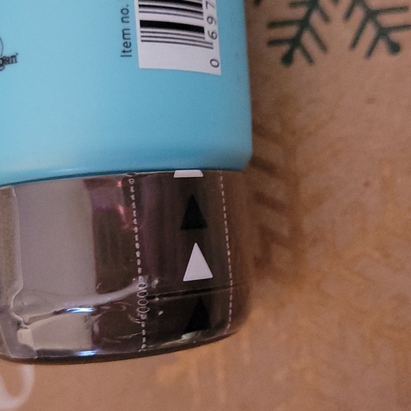 Ahava Deadsea Water Mineral Hand Cream - Picture 2 of 3